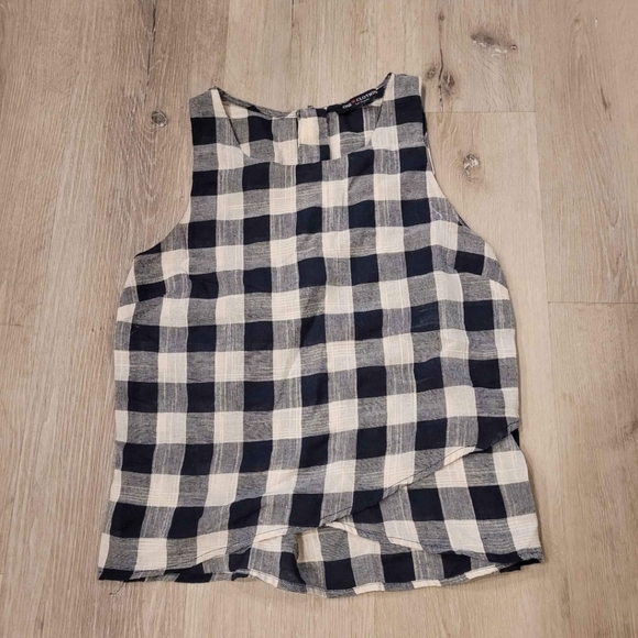 One Clothing Checkered Picnic Sleeveless 100% Cotton Blouse Sz Small - Picture 1 of 3